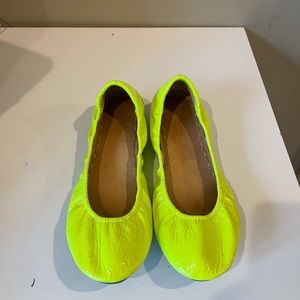 Reversed- Neon patent Tieks!! Great condition!!